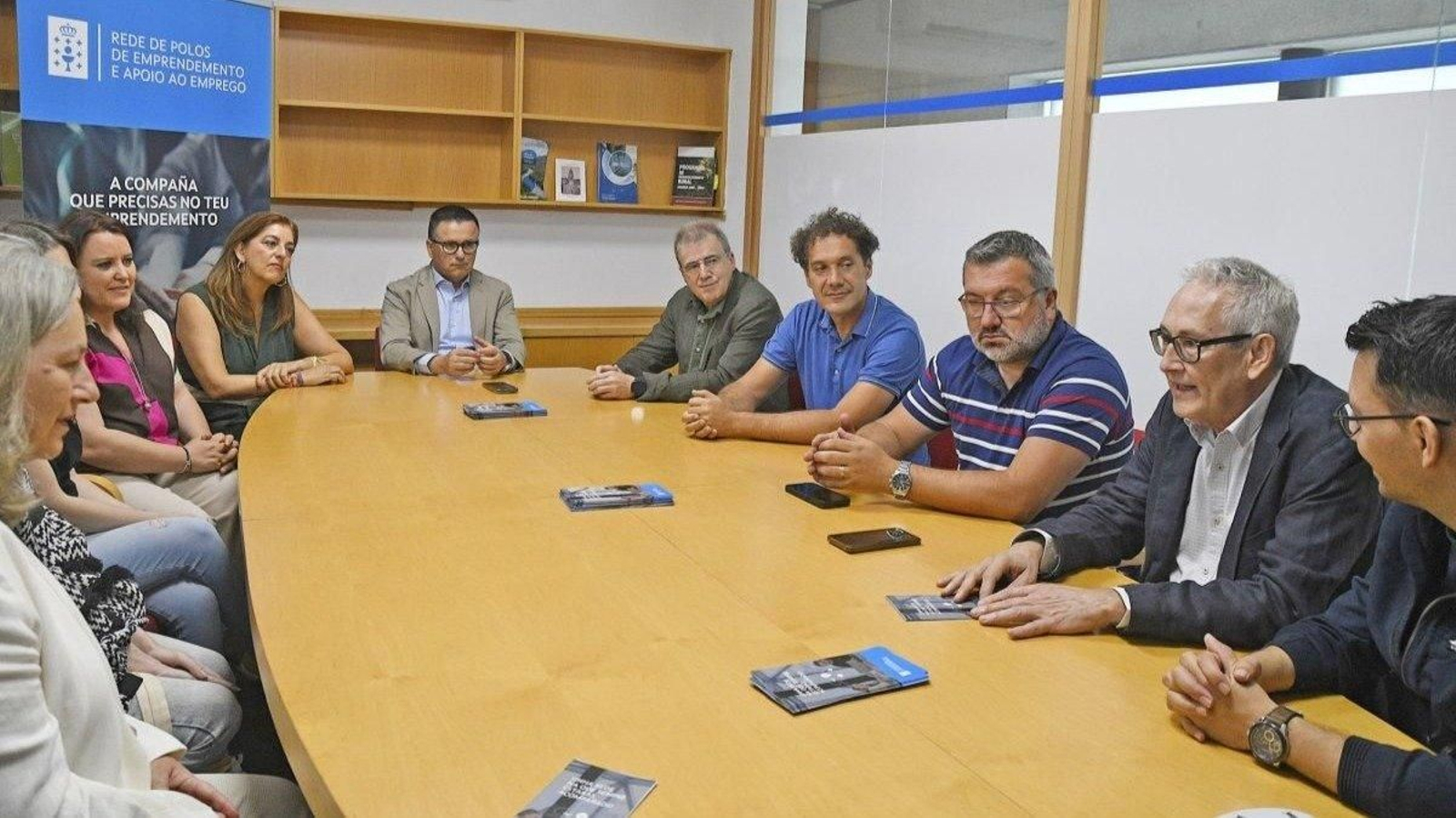 La reunión tuvo lugar en las oficinas del Polo de Carballiño.