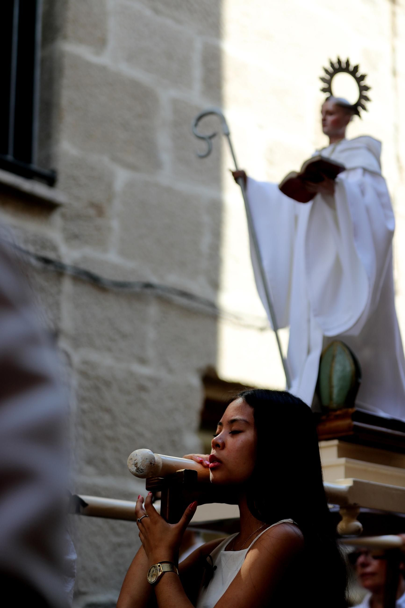 Galería | Allariz despide ó   San Bieito cunha   procesión sentida  e numerosa