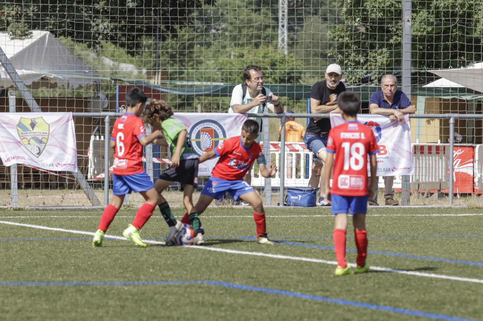 Galería | La base del fútbol ourensano se da cita en el Vila Maceda