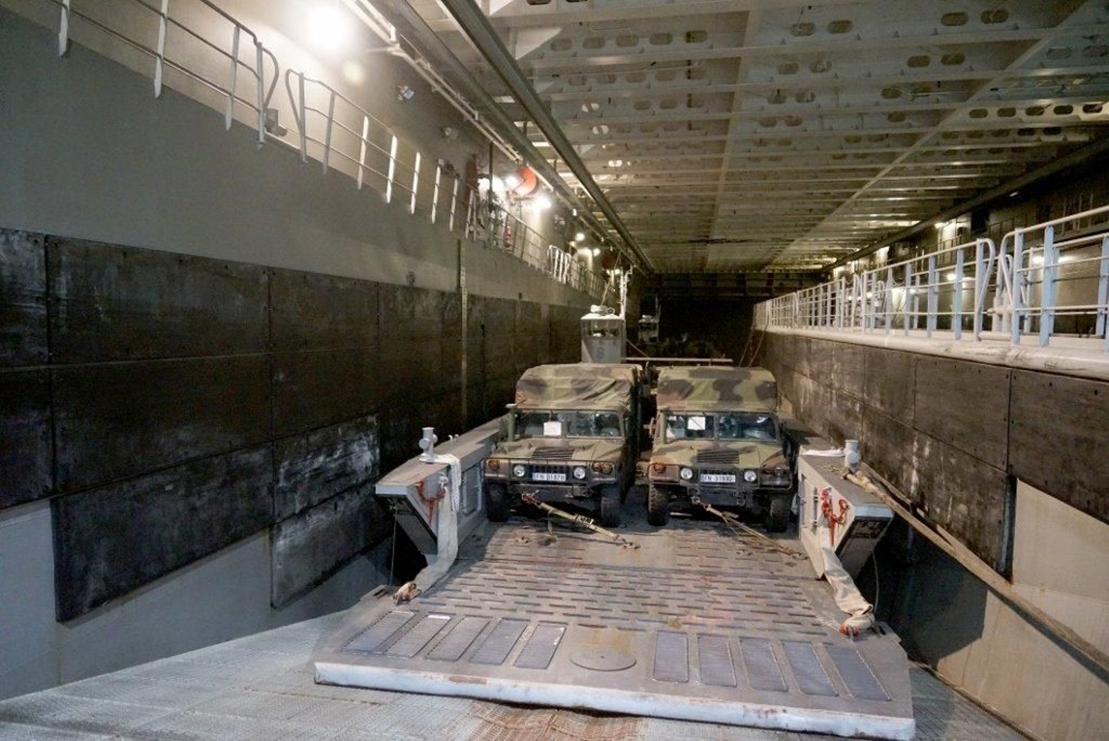 El portaviones Juan Carlos I en Vigo  (11) (1024x684)