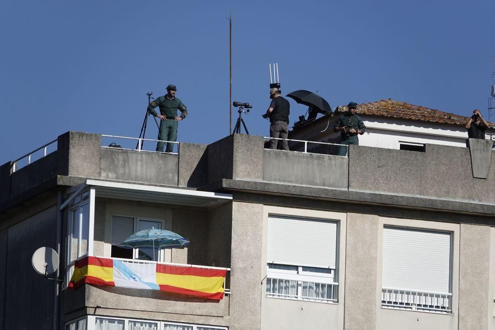 Tui recibe con aplausos al Rey en su visita a Comandancia Naval del Miño // Vicente