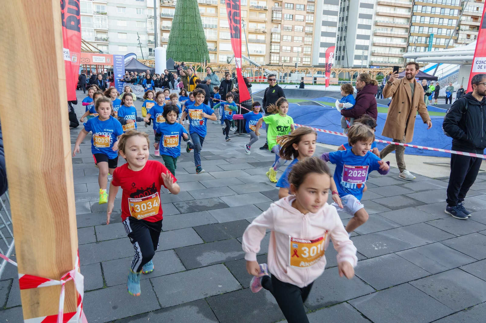 Galería | La carrera popular Érguete e Corre de Vigo bate récord de participación