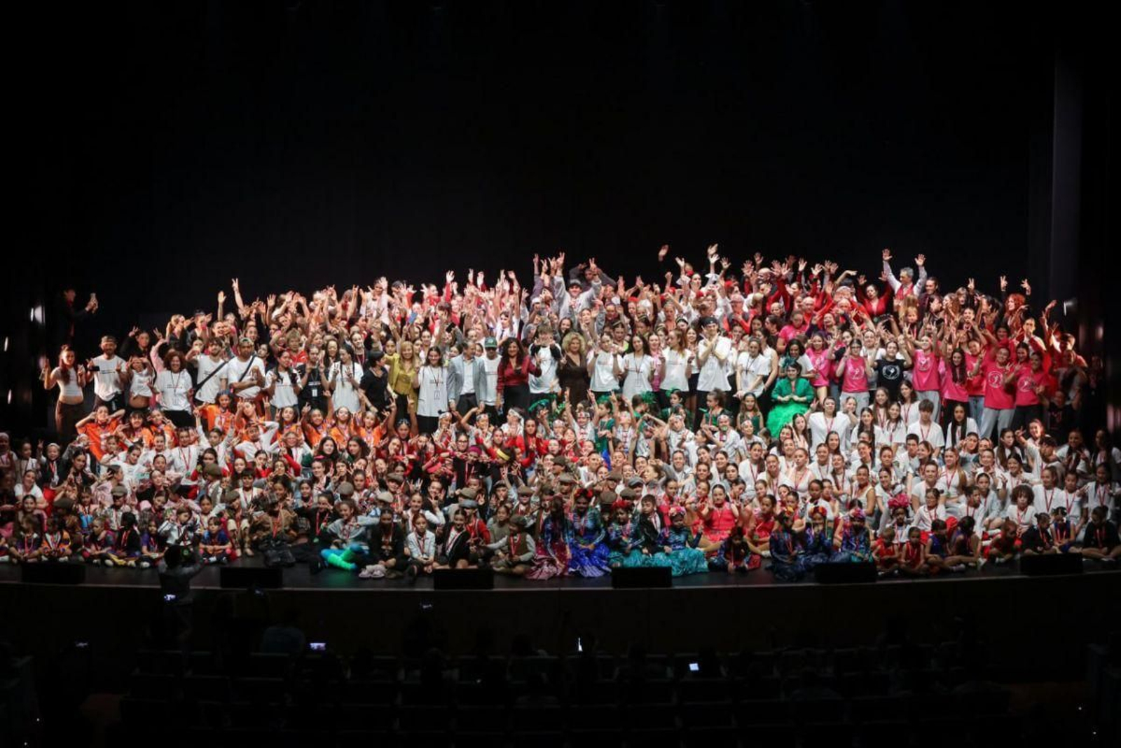 Foto de familia en la calusura del Vigo Dance Festival.