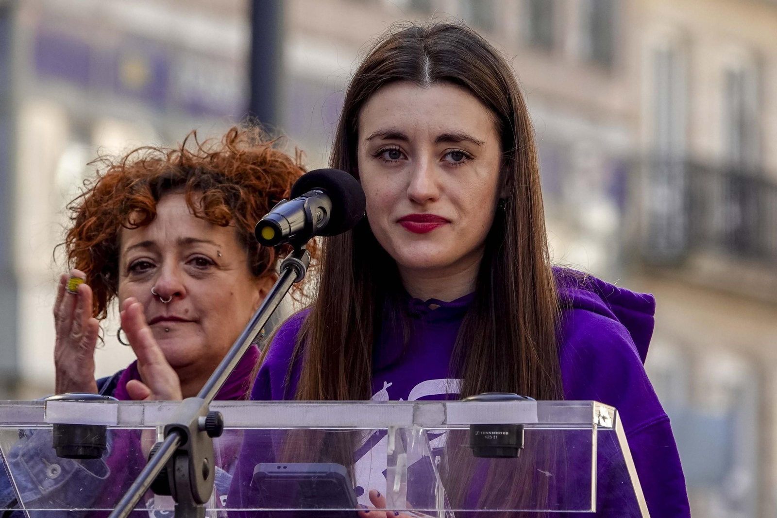 Galería | Las calles de Vigo se pintan de morado por el Día Internacional de la Mujer