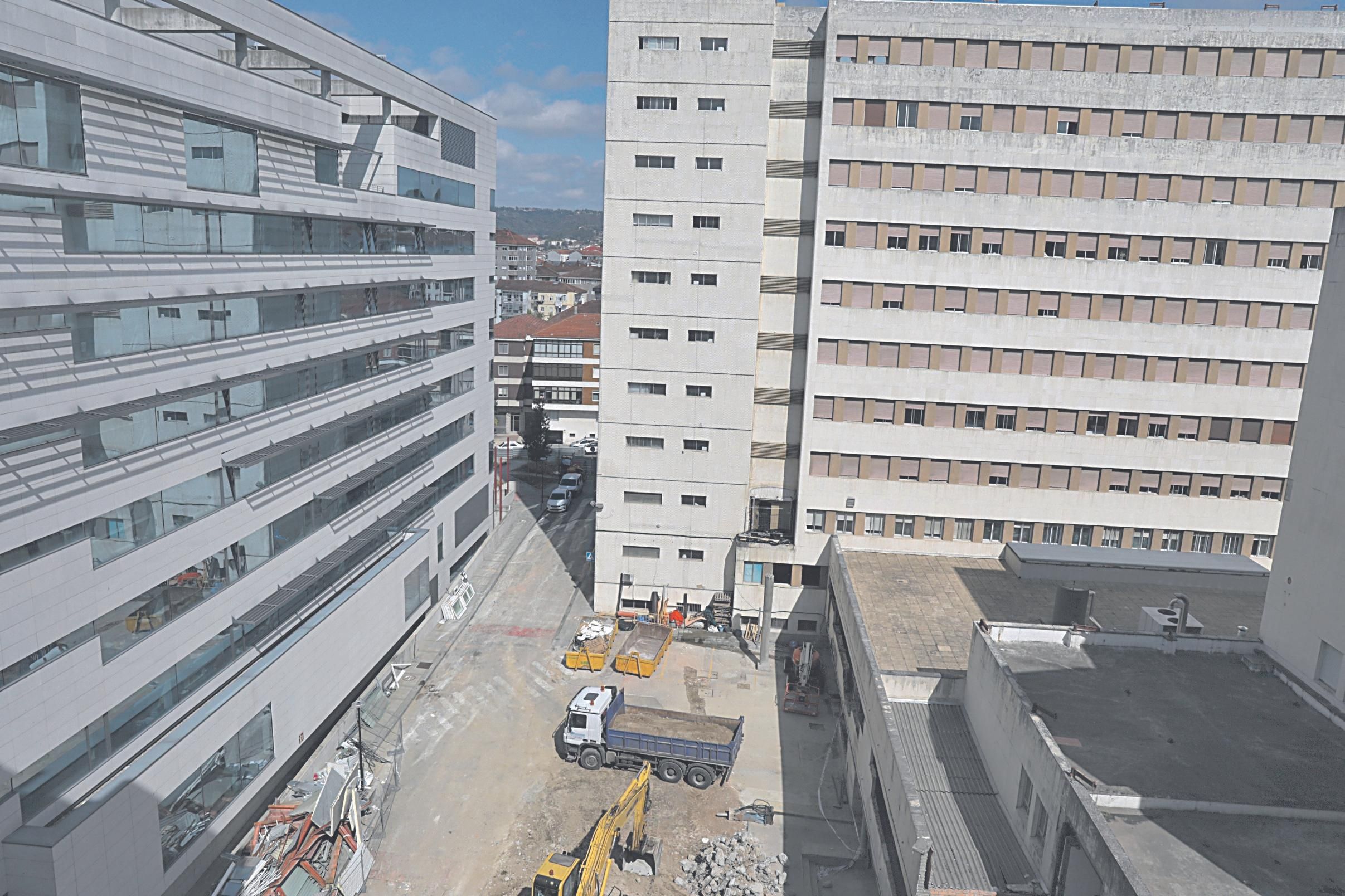 El CHUO, en fase de ampliación, espera por más obras. (JOSÉ PAZ)