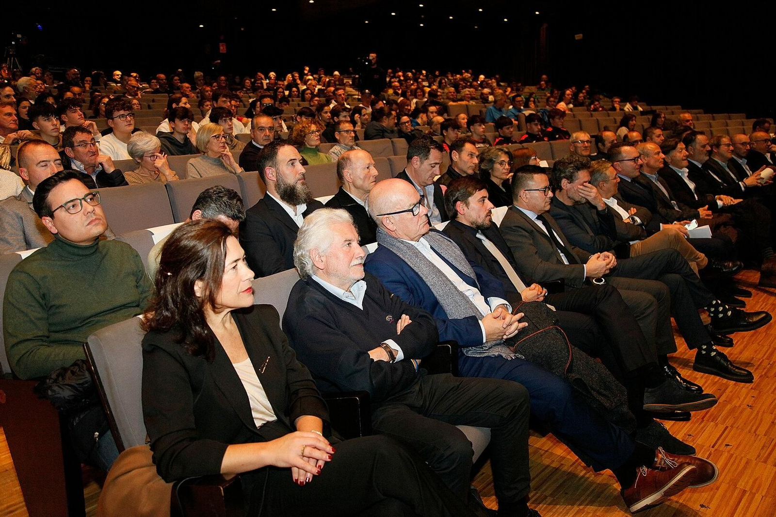 Autoridades y representantes de La Región, en la gala.