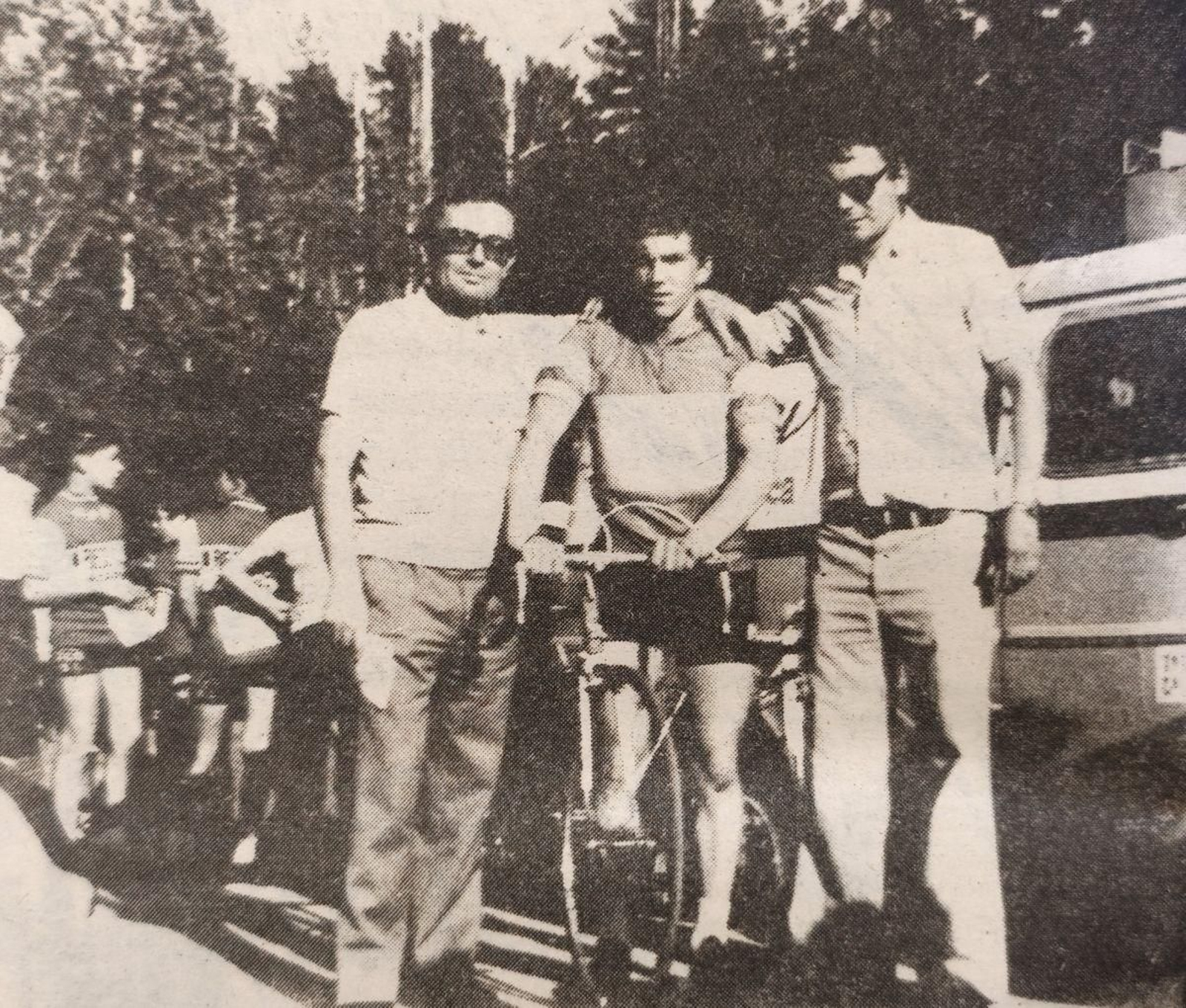 El campeón Jesús Blanco Villar, con Seara y Claudio Blas.