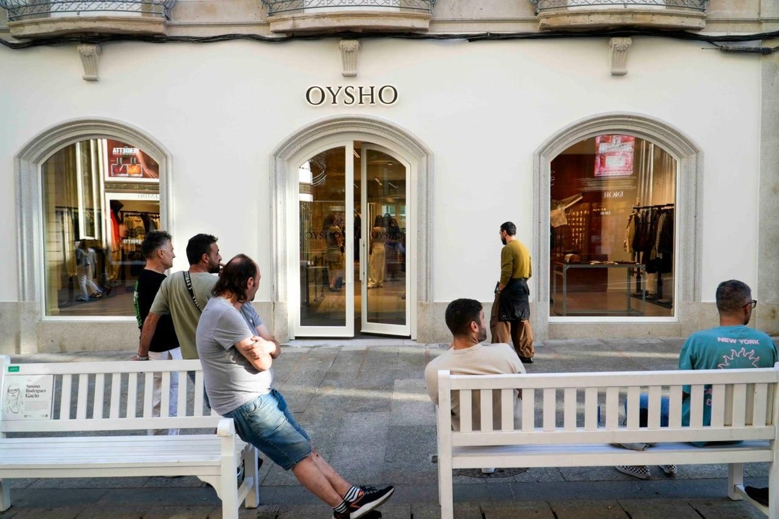 Galería | La nueva tienda de Oysho en Vigo ocupa un edificio emblemático en Príncipe