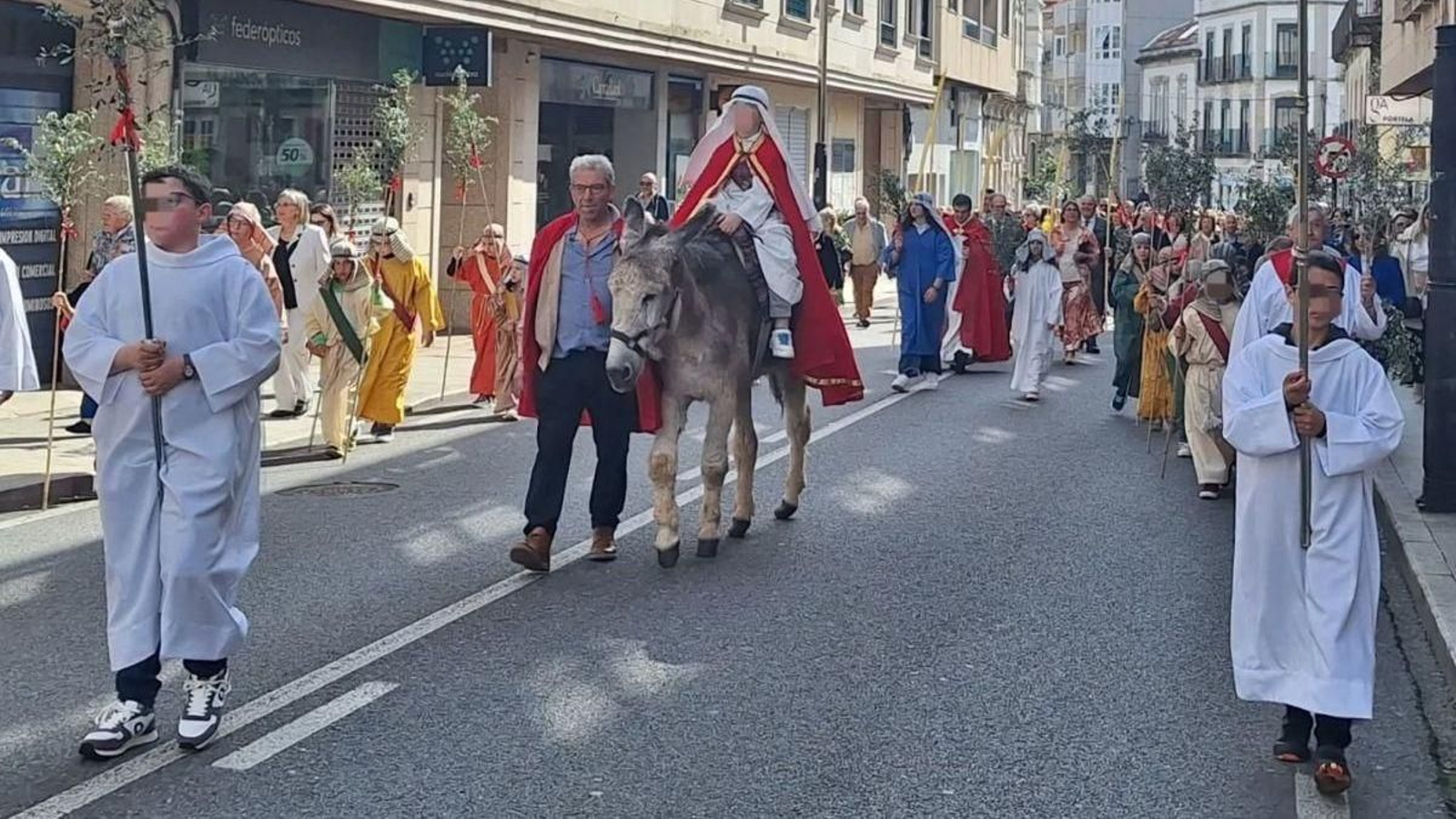 La procesión del Domingo de Ramos tiene una gran tradición en la villa de A Guarda.
