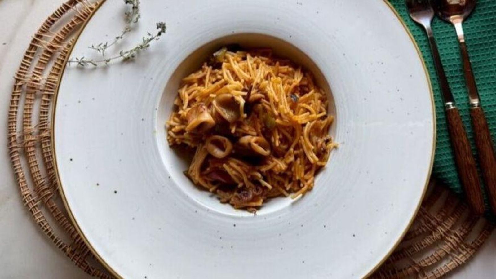Fideos con calamares.