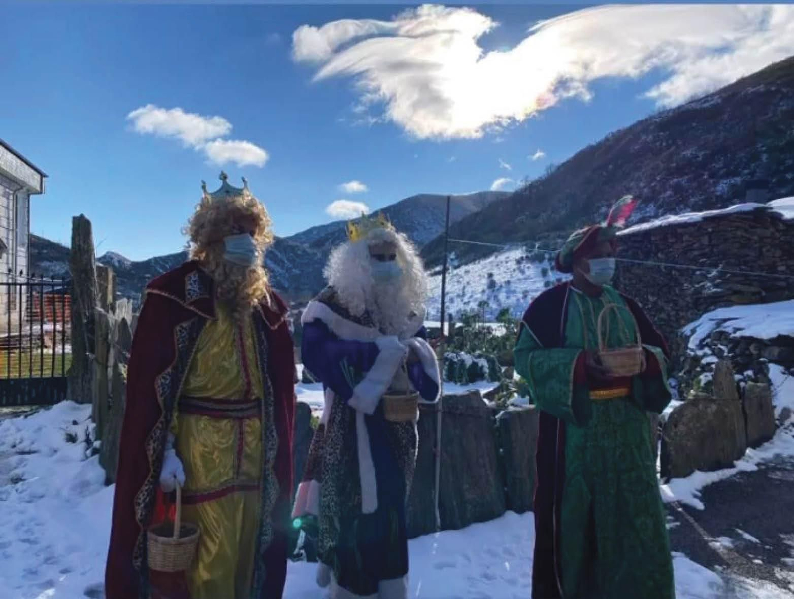 Visita de los Reyes Magos el pasado año a Pradoalbar.