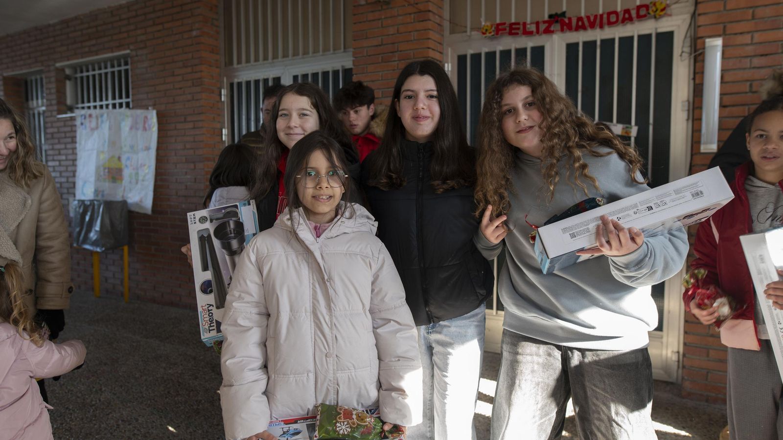 Medeiros / Los niños recibieron regalos.