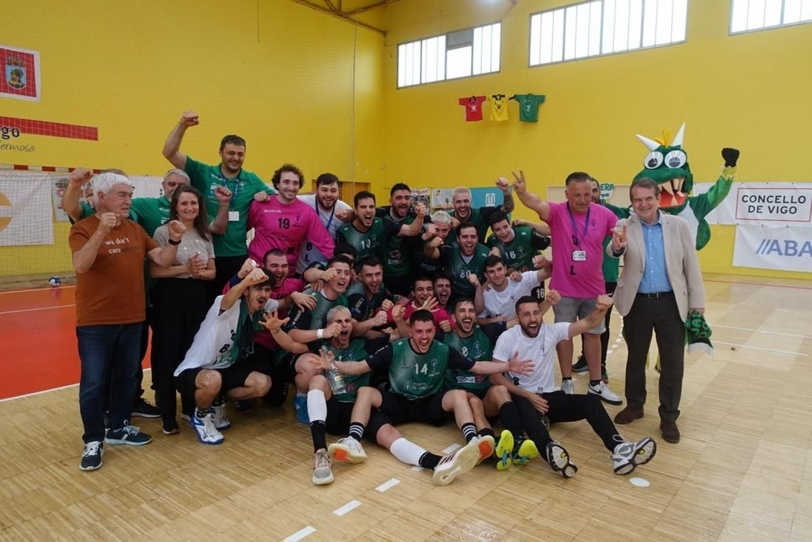 El UB Lavadores masculino está       de celebración