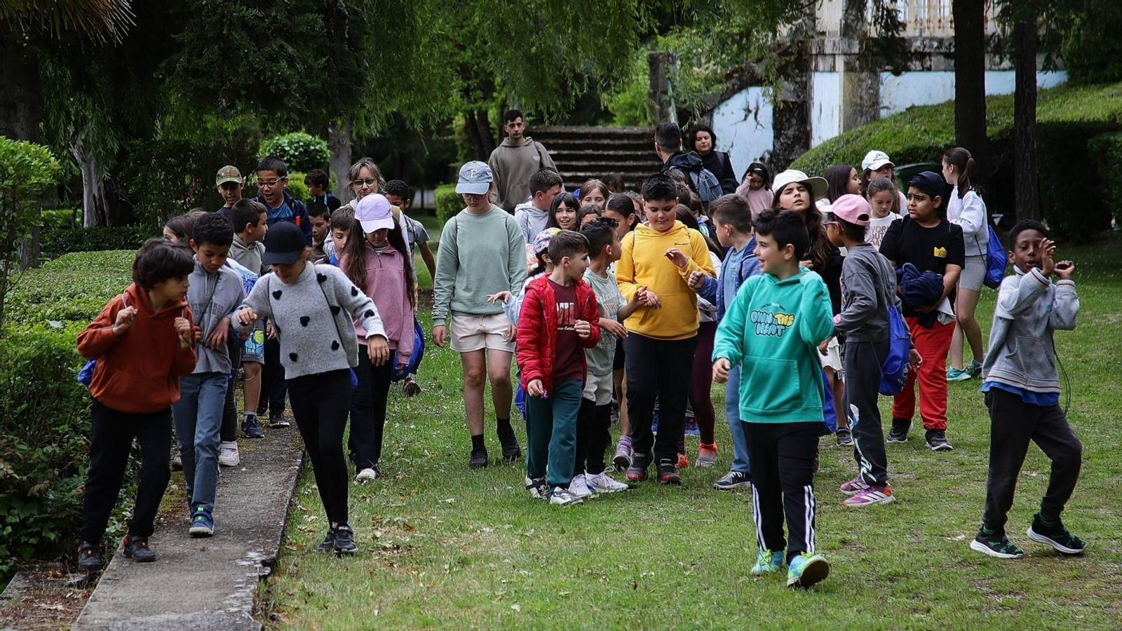 A rapazada de Monterrei e de Chaves desfrutou en Cabreiroá.