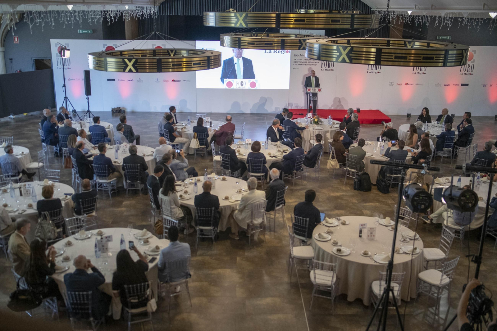 Galería | Mario Ruiz-Tagle, CEO de Iberdrola España, congrega a numerosas personalidades e invitados en el Foro La Región