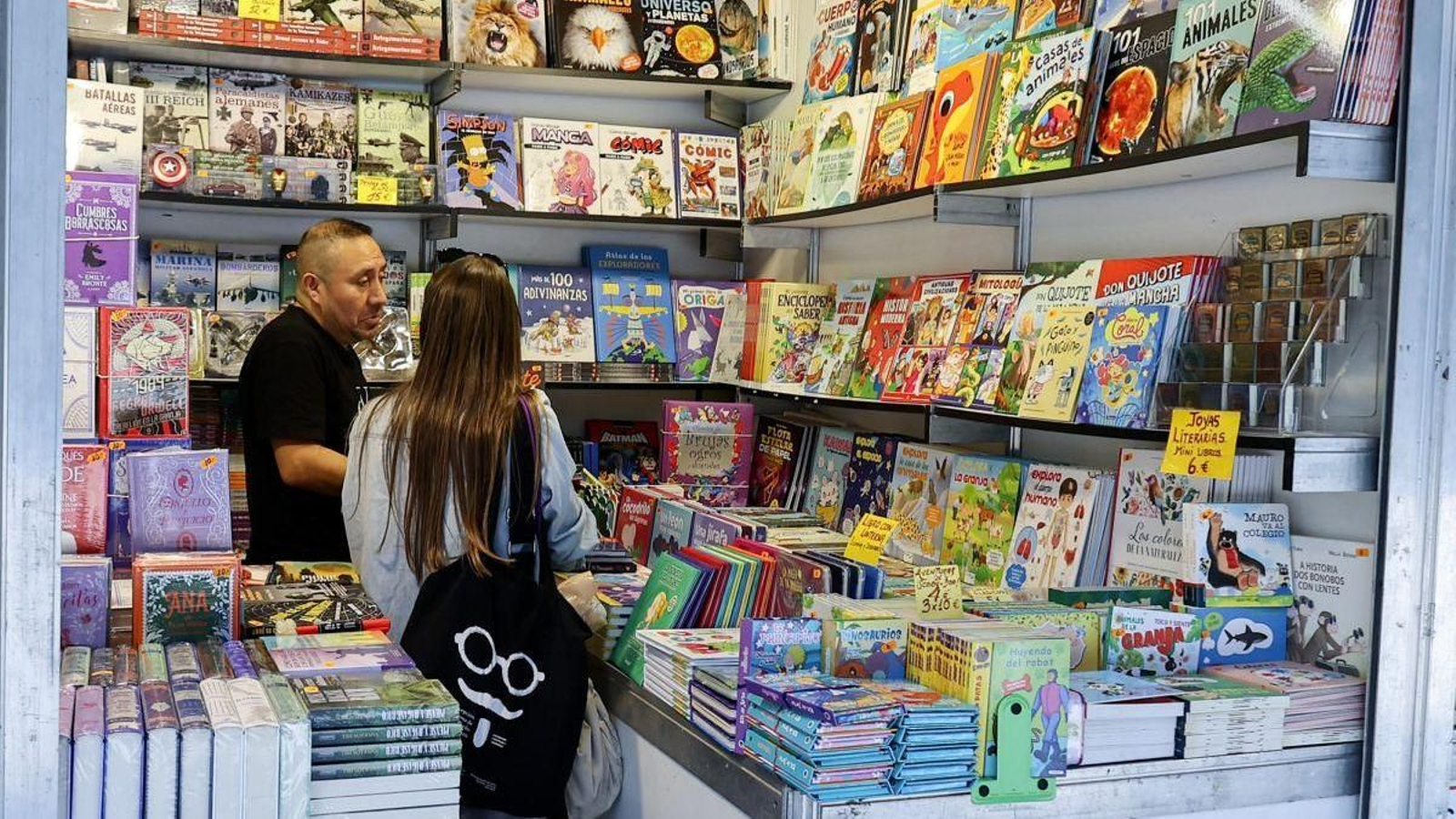 Libros expuestos en La Feria del Libro Antiguo y de Ocasión