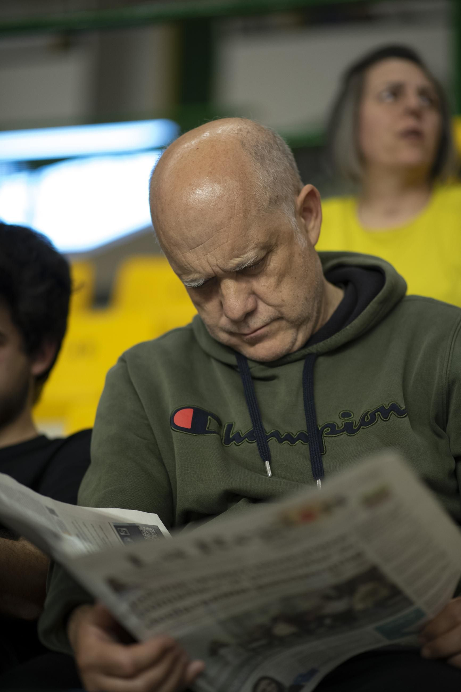 Galería | El Pazo aplaudió a un COB que lo dejó todo ante el Palencia