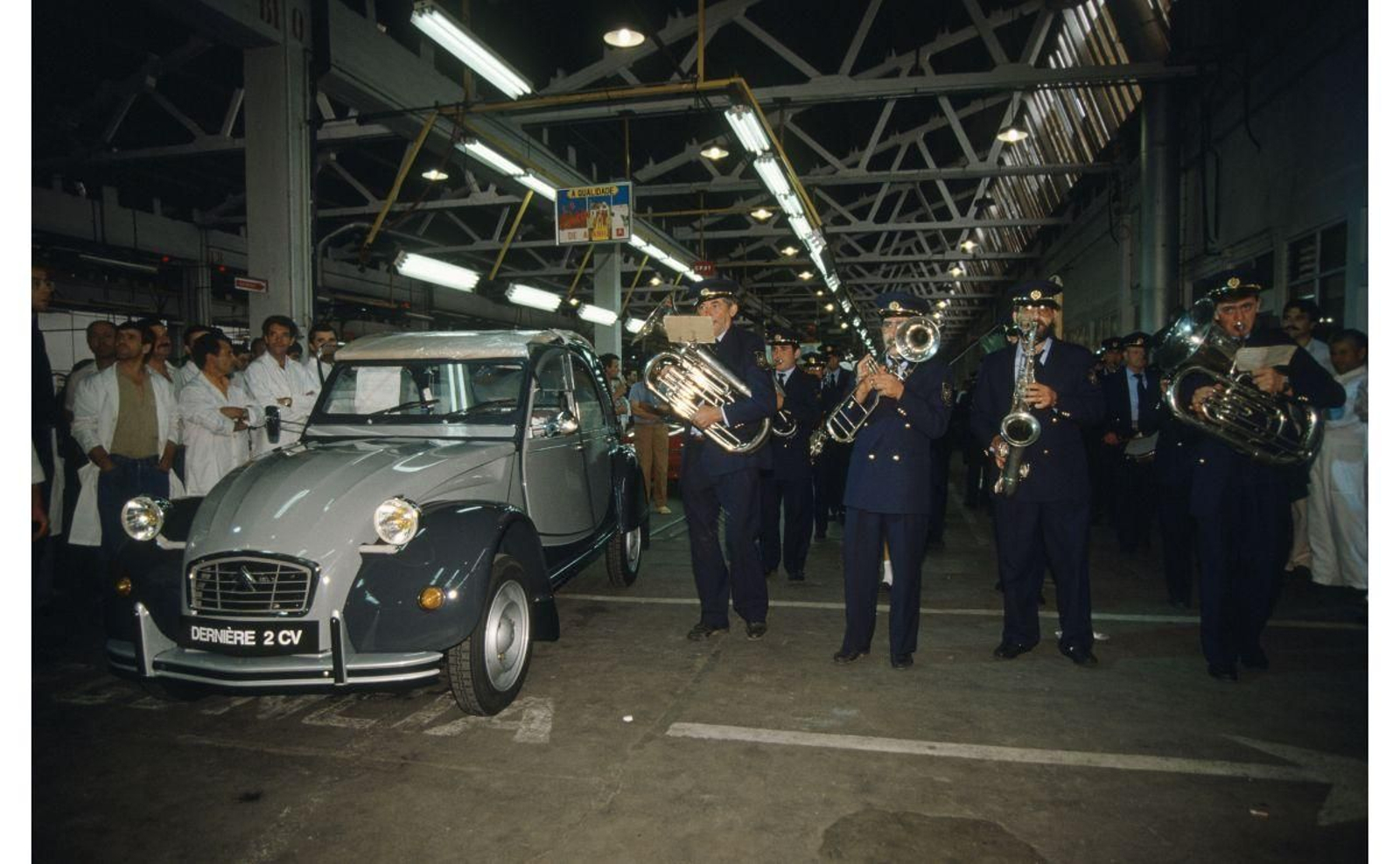 Última unidad que se fabricó del 2CV en la planta portuguesa de Mangualde en 1990 tras fabricarse durante 25 años en Vigo.