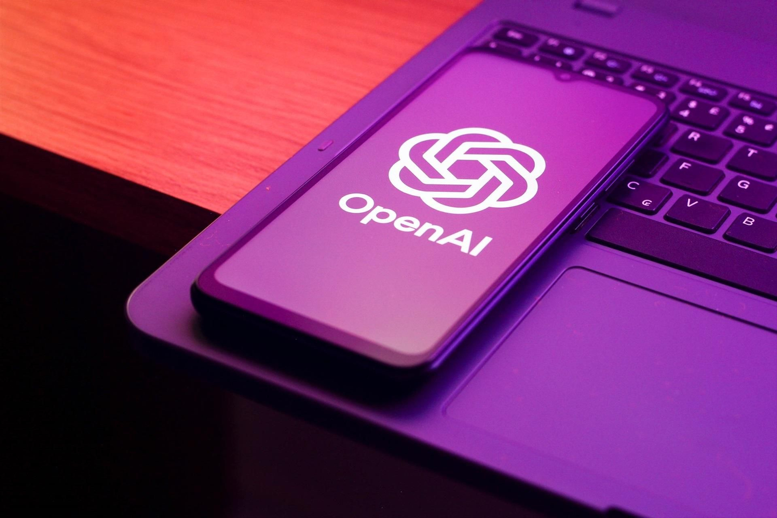 OpenAI esperará para salir al mercado bursátil.