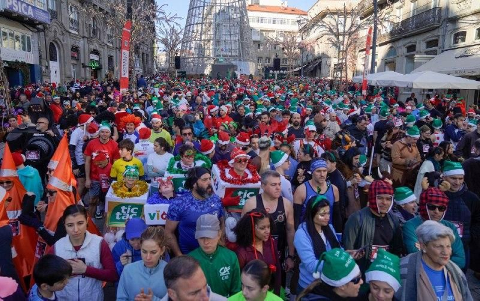 Galería | Disfraces y atletismo en la San Silvestre de Vigo 2025
