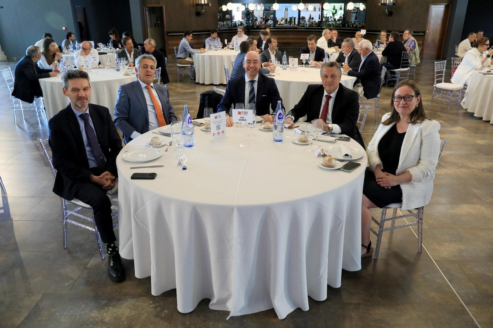 SANTA CRUZ 13/06/2024.- Foro La Región con David Cano. Xosé Pastoriza, director de La Región; Óscar Outeiriño, presidente editor de La Región; David Cano, socio director de AFI; Venancio Salcines, presidente de Cesuga y EFBS Grupo Educativo; Carmen Sampayo, presidenta del Colegio de Economistas. José Paz