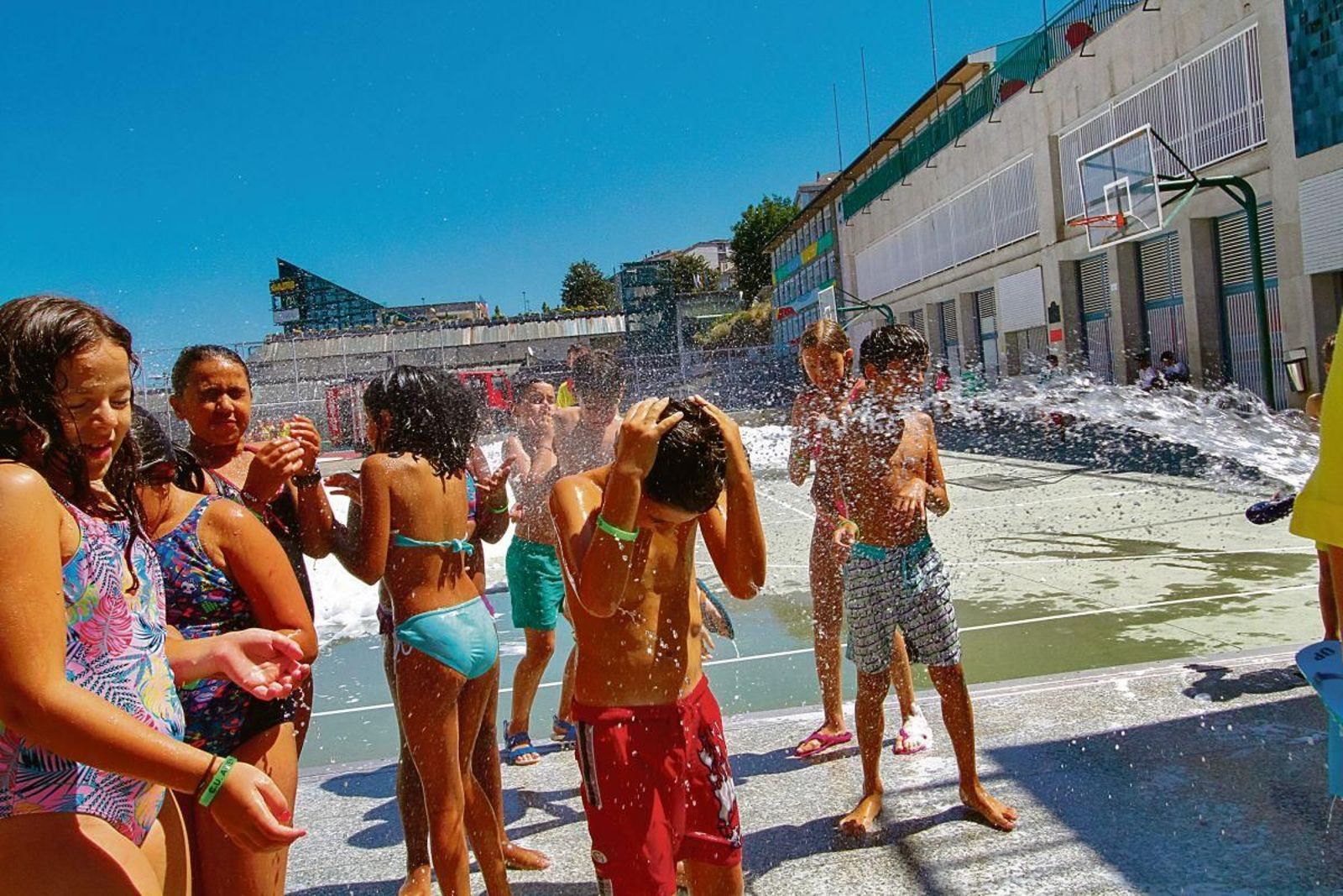 Niños en un campamento de Ourense
