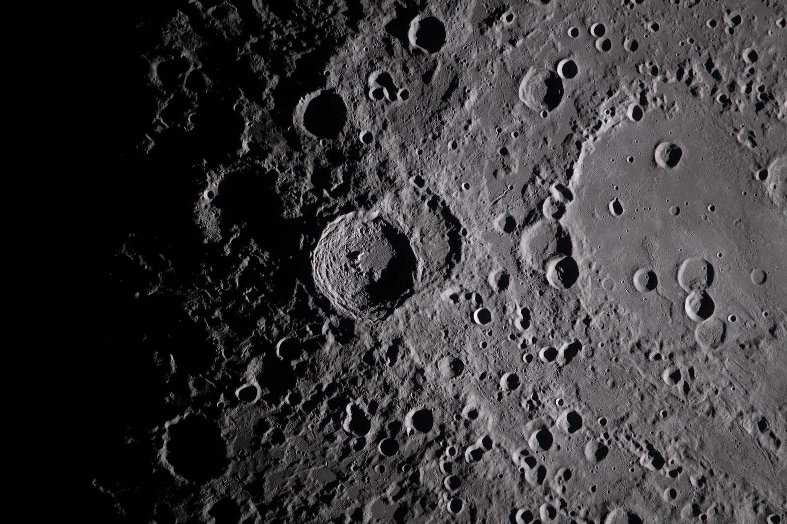 Galería | Las imágenes nunca vistas de la Luna capturadas por la Artemis II