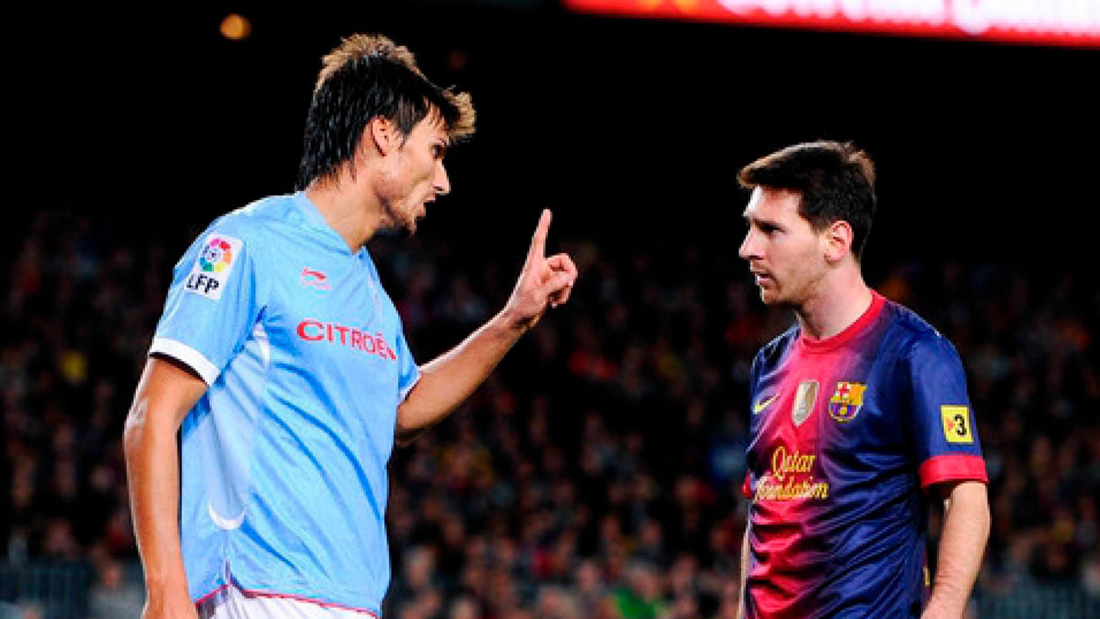 La imagen de Jonathan Vila recriminando una acción a Messi se volvió icónica para el celtismo y para el porriñés, que guarda la foto. // EFE