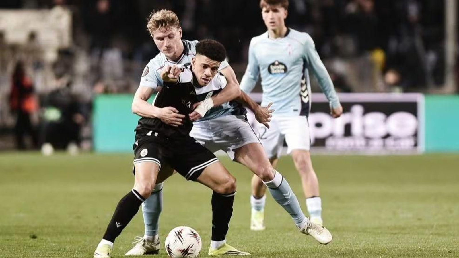 Starfelt firmó ayer un gran partido en el centro de la defensa del Celta.