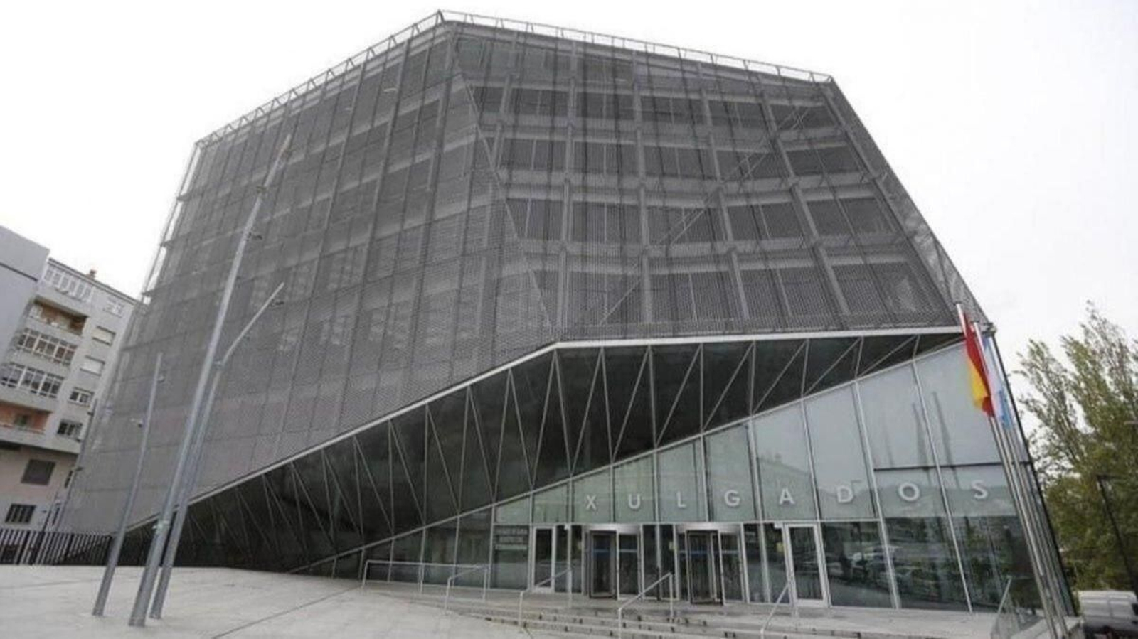 Edificio que acoge los juzgados de Ourense.