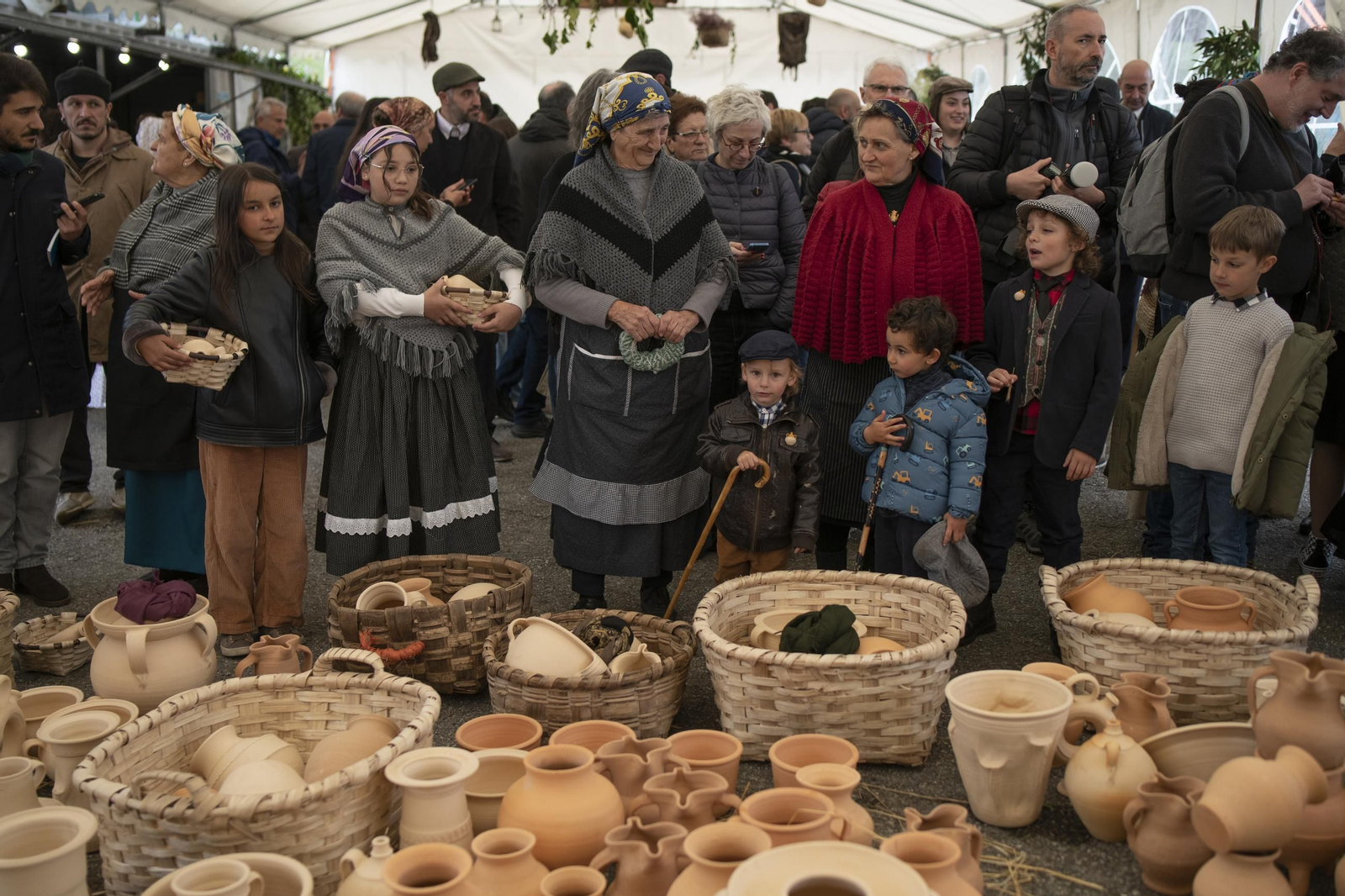 Galería | Niñodaguia reivindica o saber  e legado do oficio cacharreiro