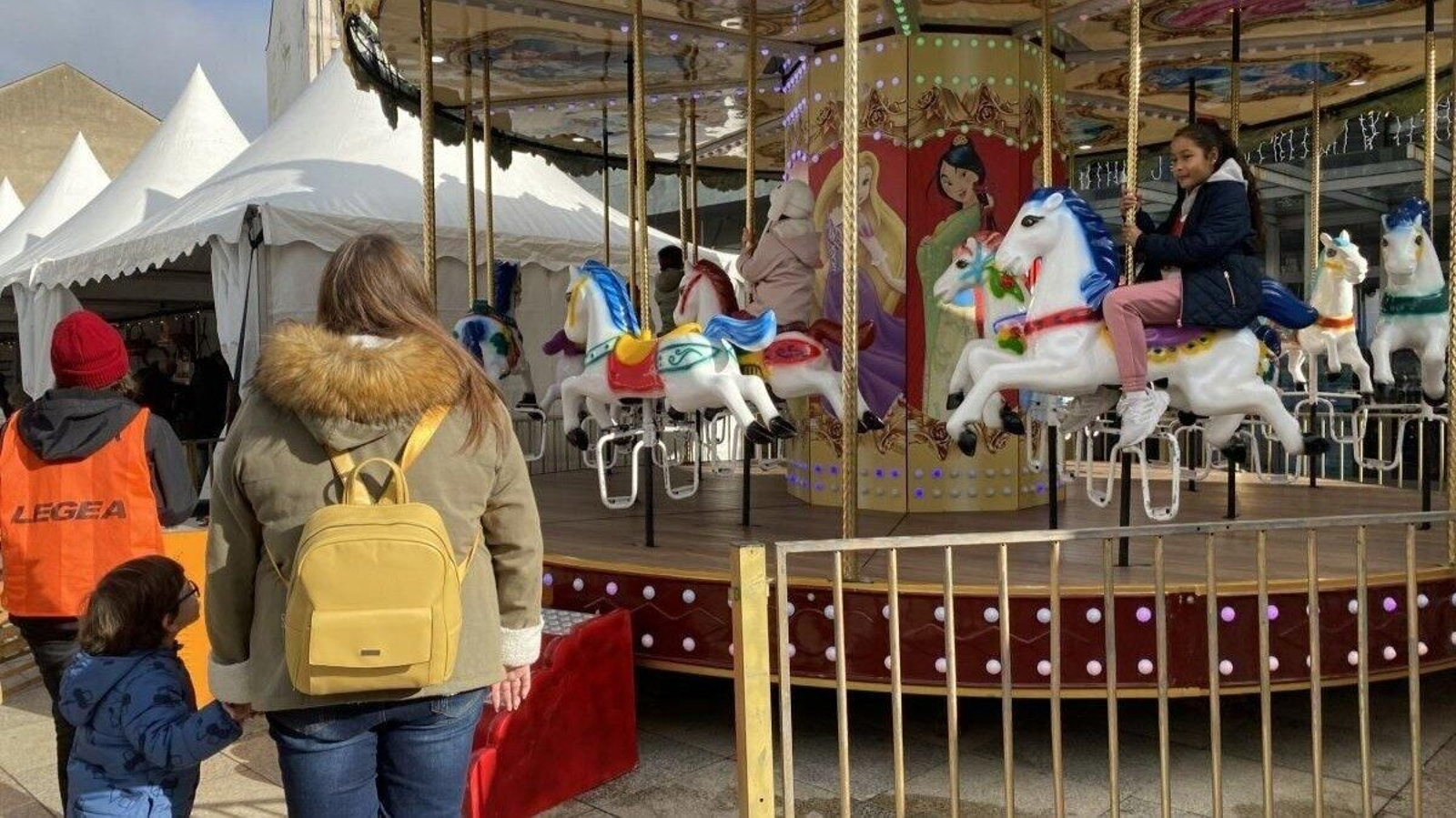 El tiovivo, una de las sensaciones del año pasado en O Barco.