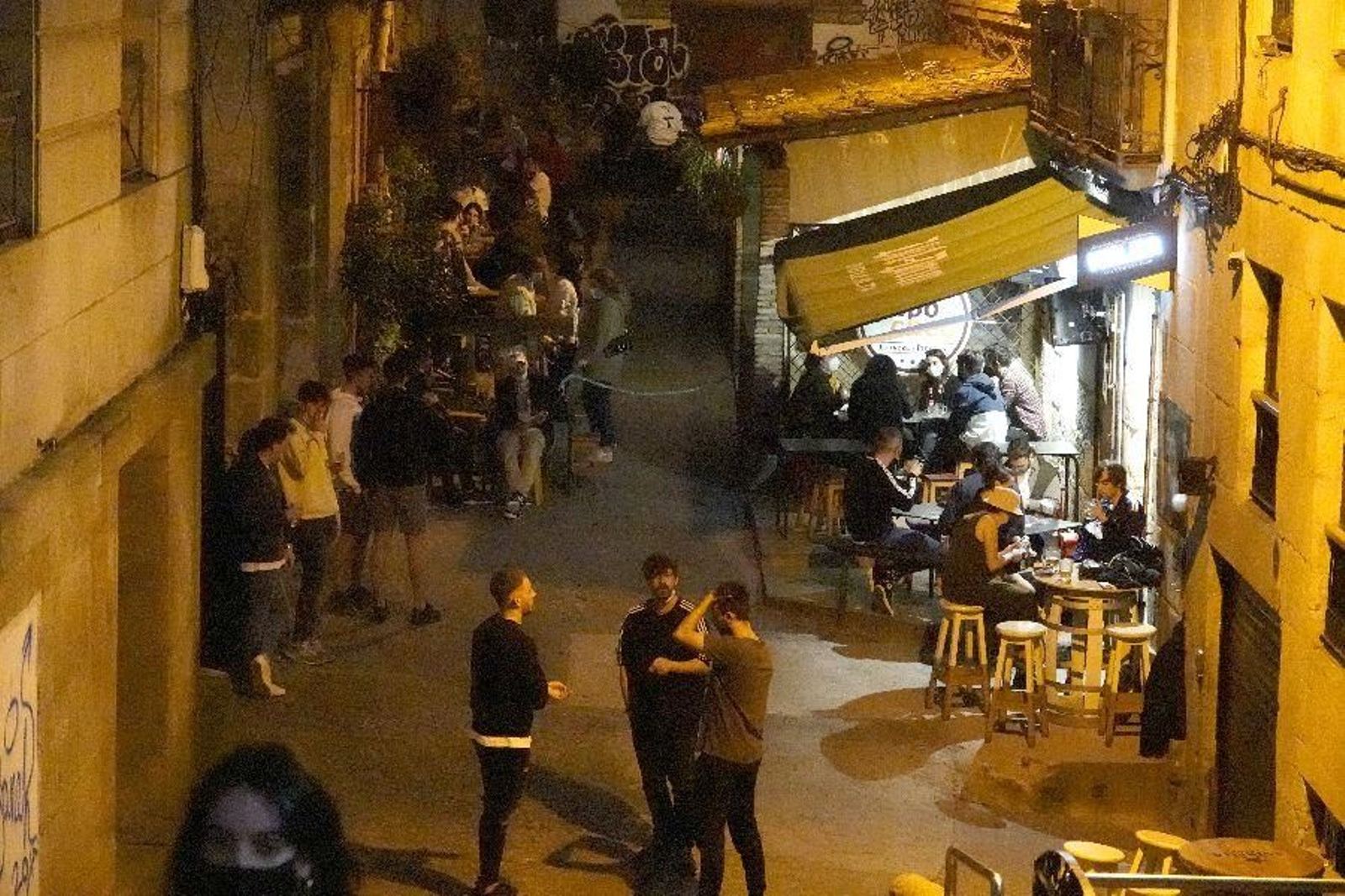 Primera noche sin estado de alarma en Vigo _ Vicente 34