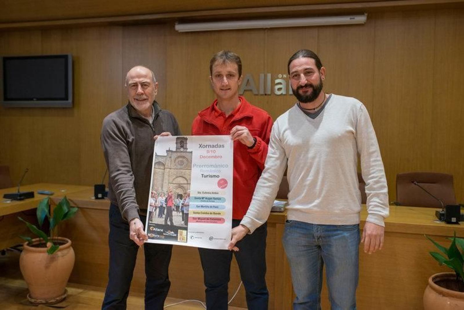 Francisco García, Manuel Gallego y Xaime Iglesias en la presentación de las jornadas en Allariz.