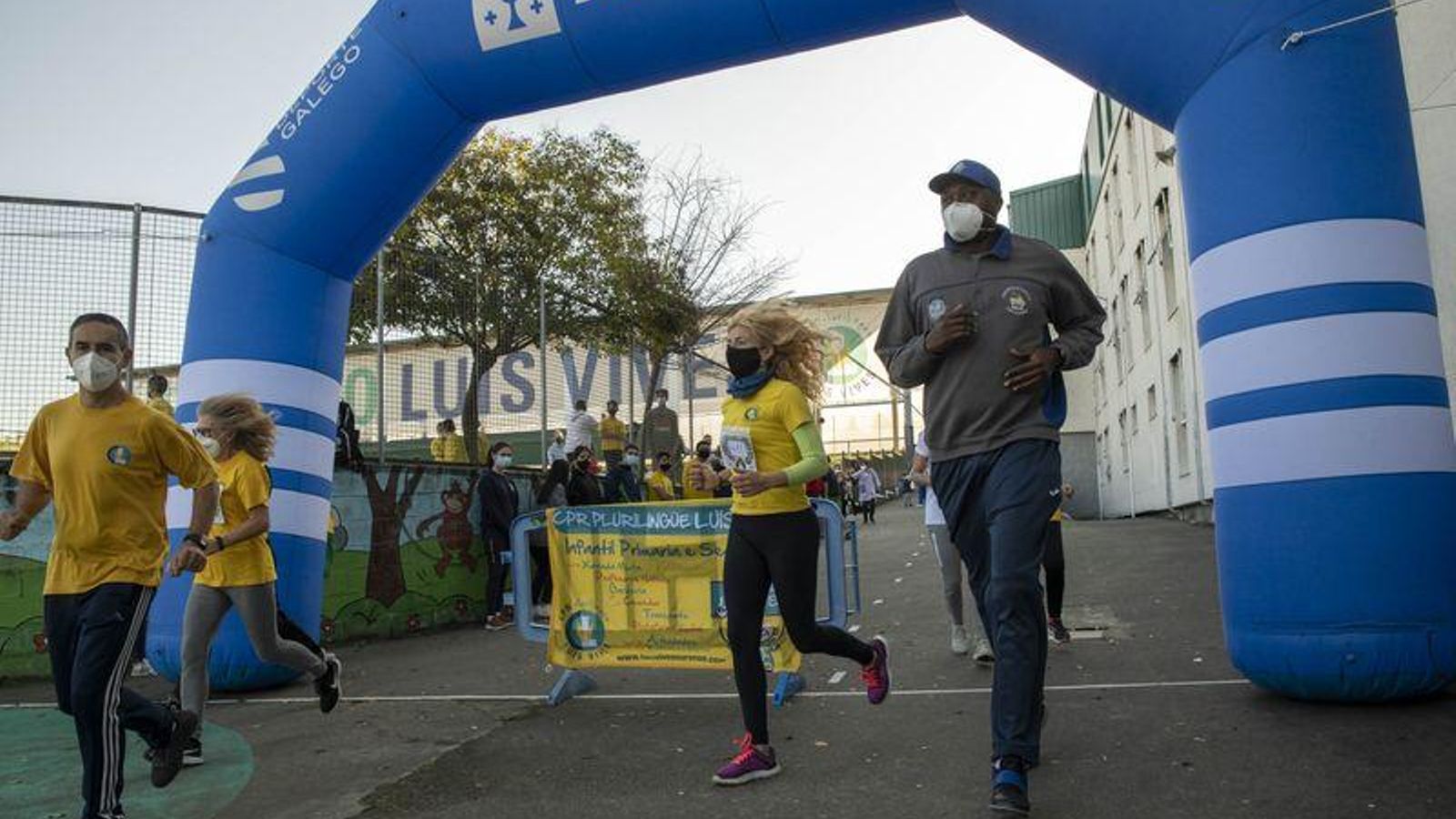  OURENSE (COLEXIO PLURILINGÜE LUÍS VIVES). 18/11/2020. OURENSE. Carreira de San Martiño escolar. FOTO: ÓSCAR PINAL 