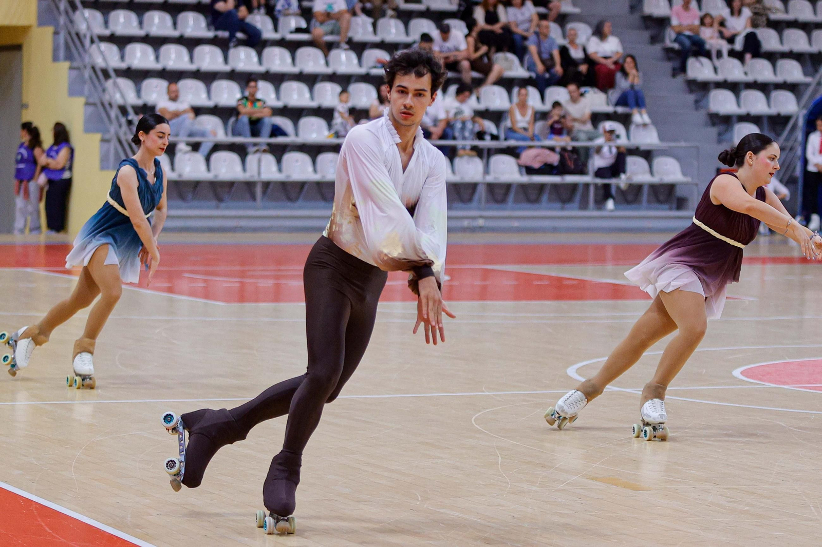 Galería | El pabellón de As Travesas celebra el Día do Patín