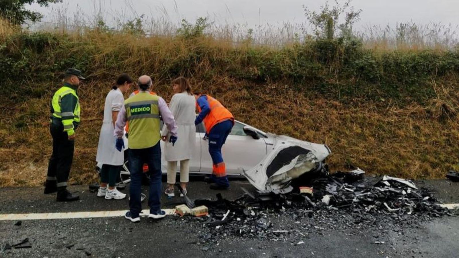 Estado en el que quedó el otro coche implicado en el accidente en Xunqueira de Espadanedo.