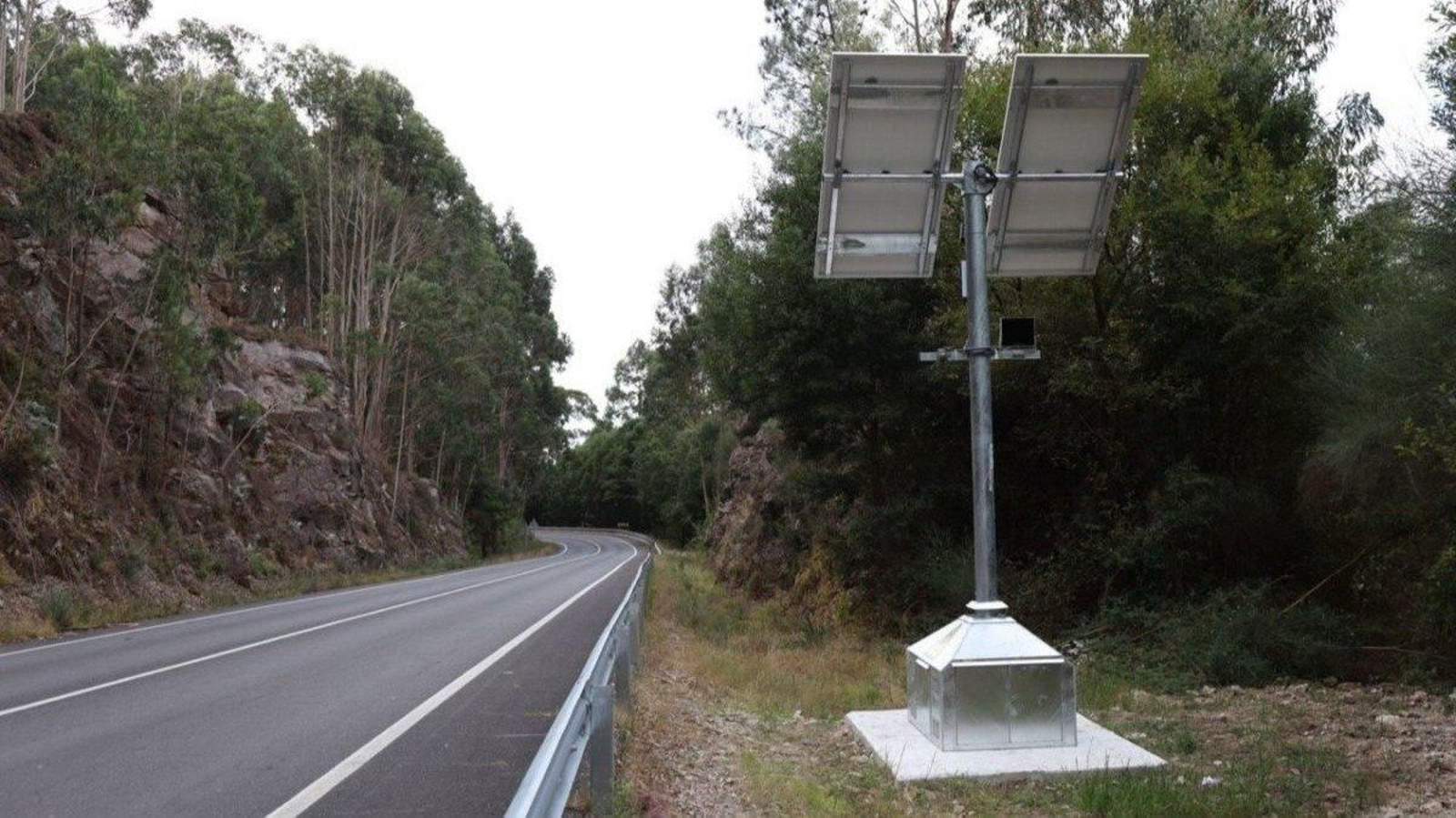 El nuevo radar de tramo vigila la velocidad y otras infracciones  del kilómetro 4,200 a 6,200 de la carretera entre Tui y Gondomar.