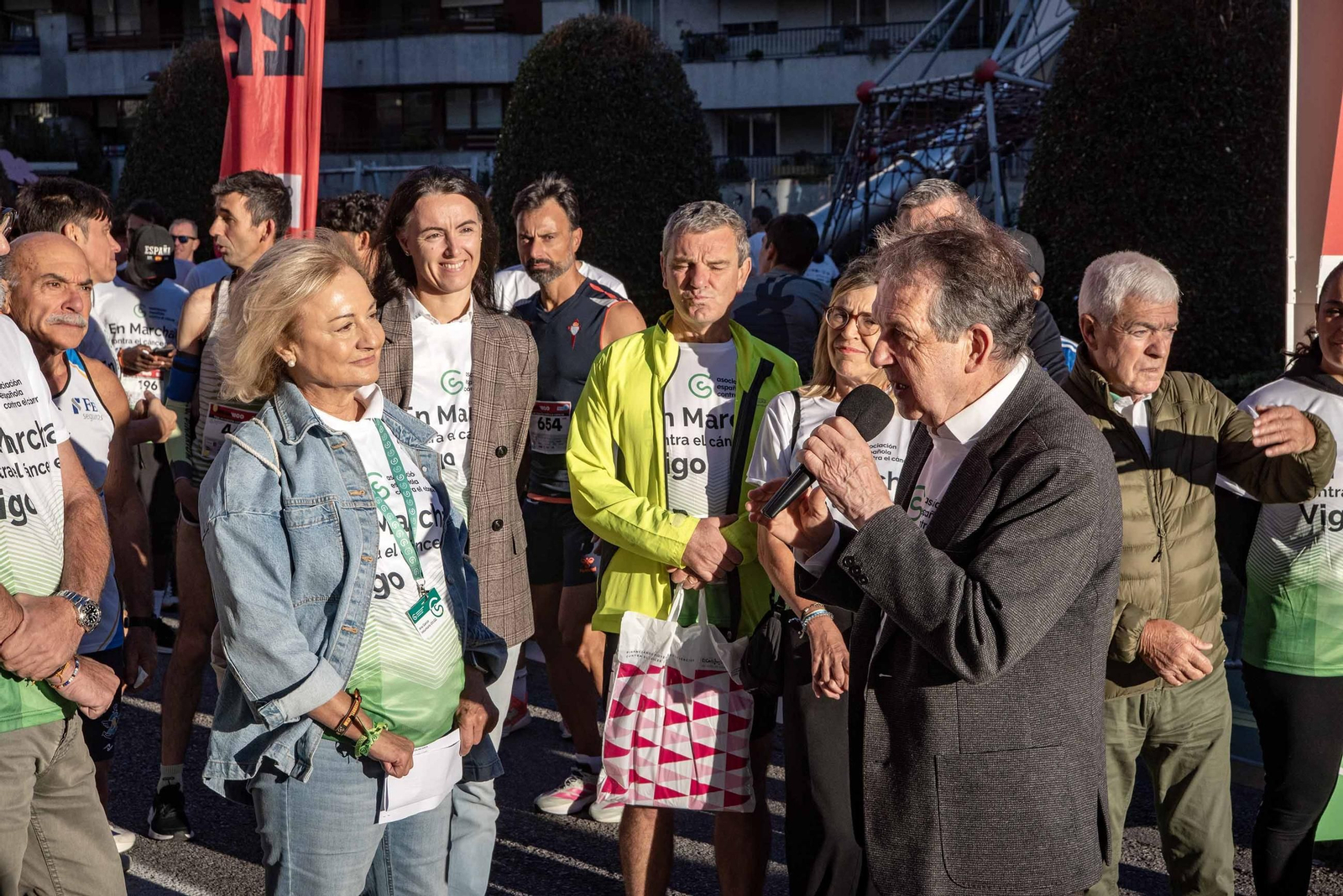 Galería | La Vigo en Marcha contra o Cancro congrega a 3.000 personas en su primera edición