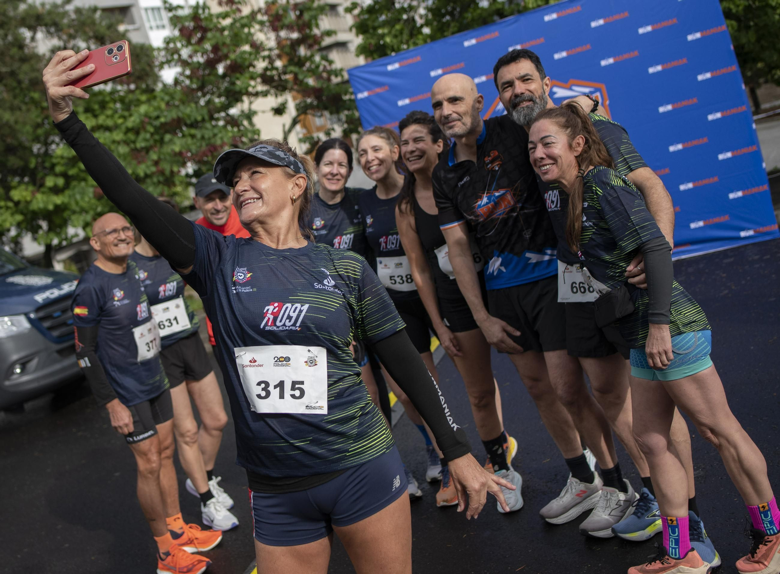 Galería |  Ourense se llena de solidaridad y corredores para la III Carrera Ruta 091 de la Policía Nacional