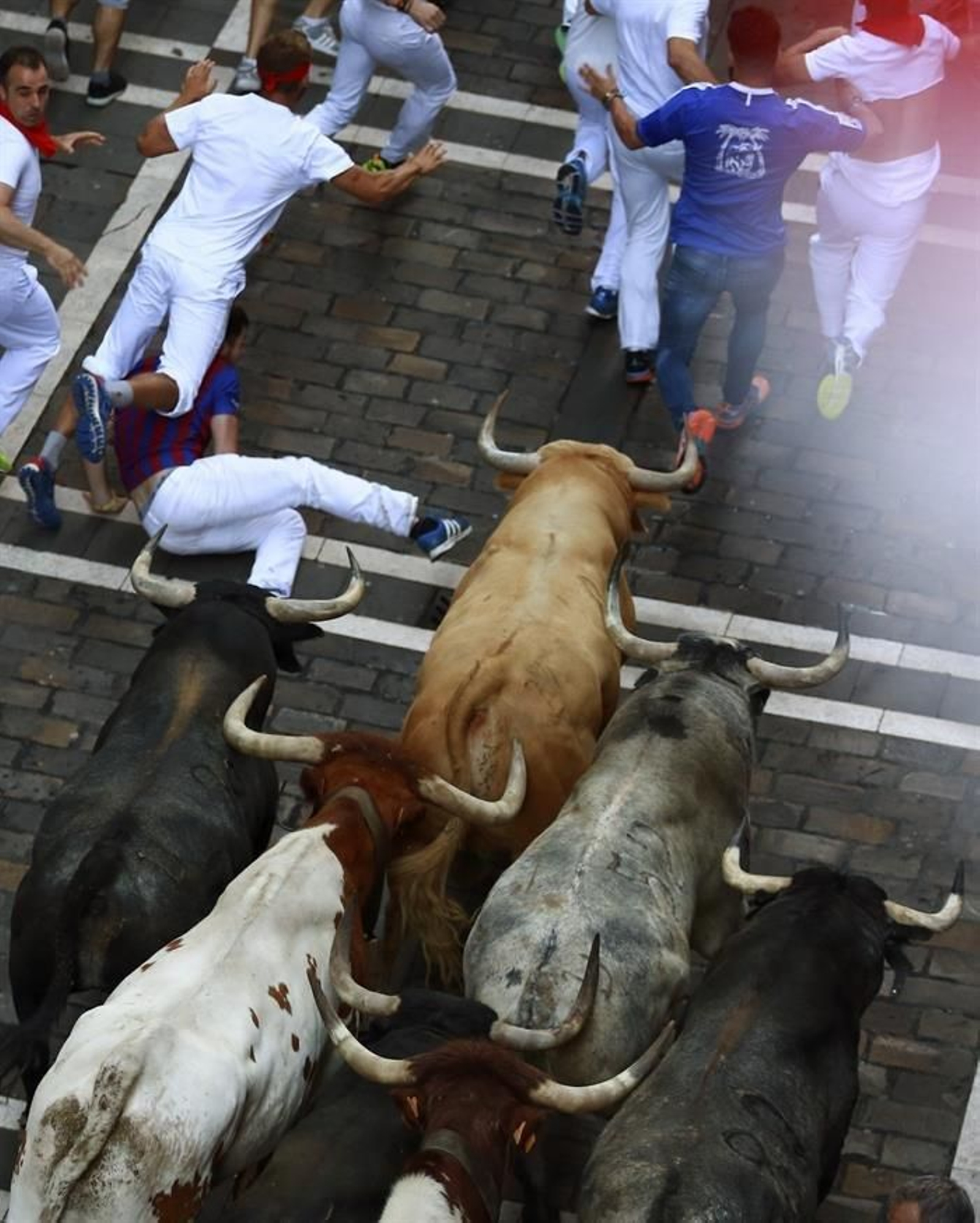 El primer encierro de los Sanfermines 16