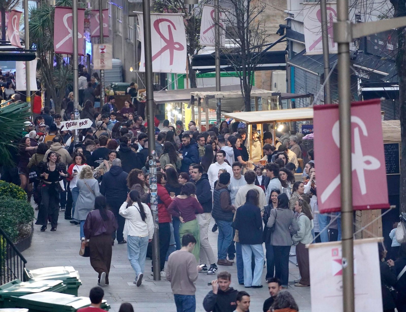 Galería | Ambiente festivo en el Casco Vello para celebrar la Reconquista