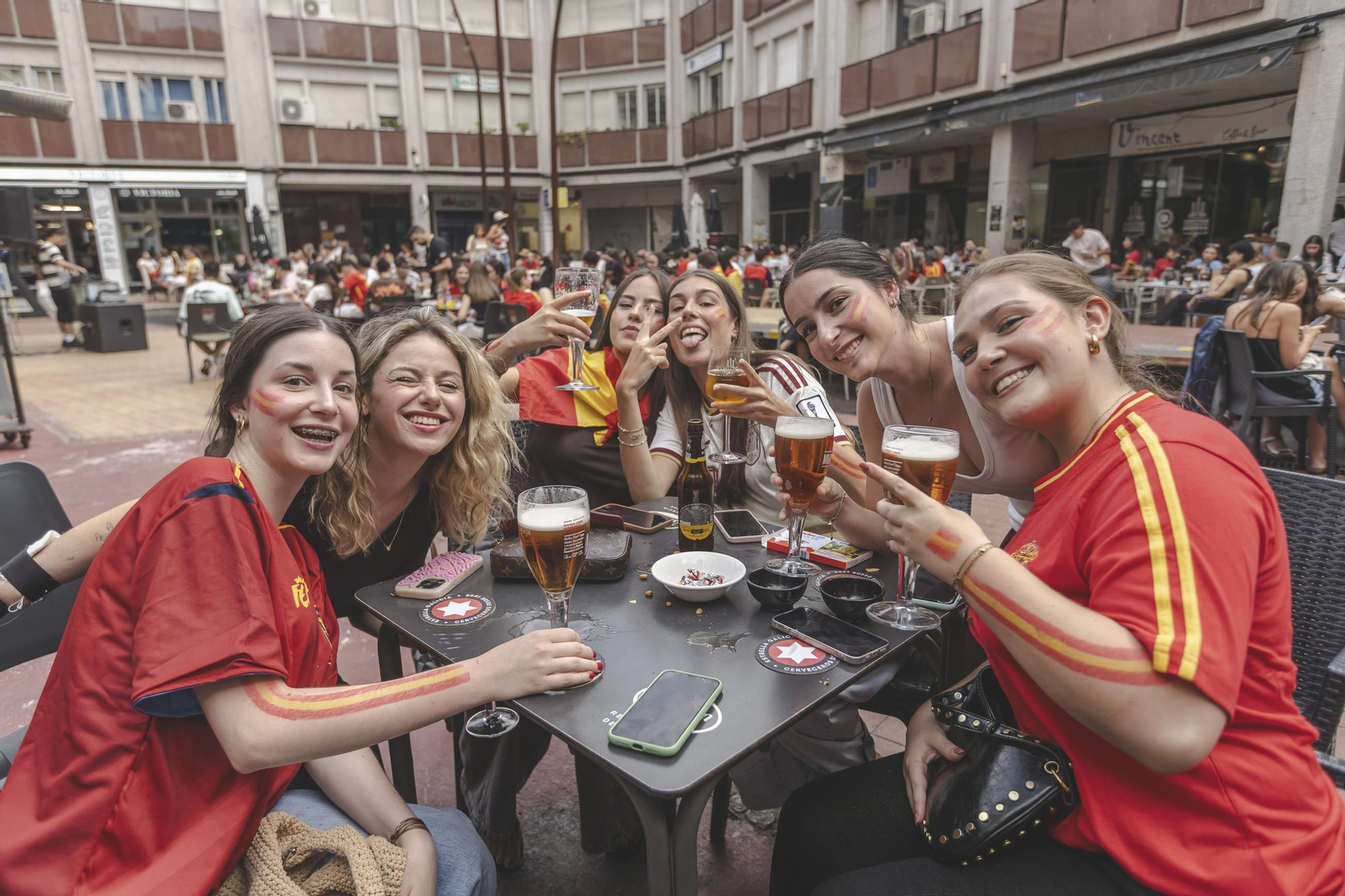 Galería | La ilusión por España tiñe de rojo la provincia de Ourense en la semifinal, en fotos