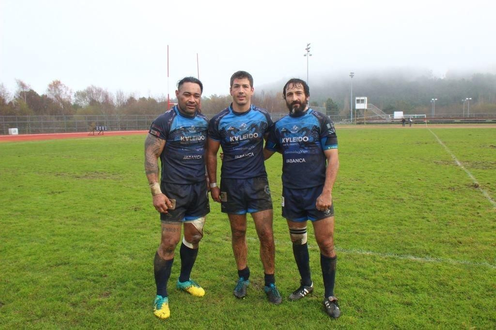 Maka Tatafu, Mauro González y Carlos de Cabo, al finalizar el partido ante el Eibar en As Lagoas.