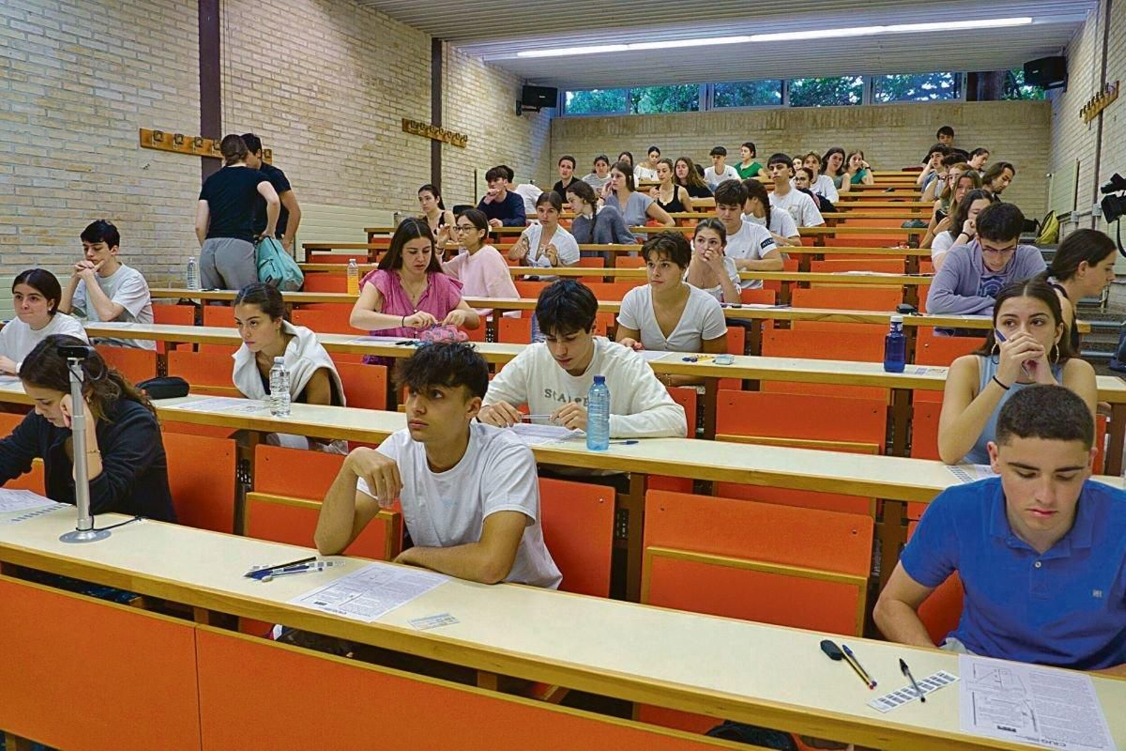 Alumnos haciendo la prueba de la ABAU en el Campus de Vigo el pasado mes de junio.