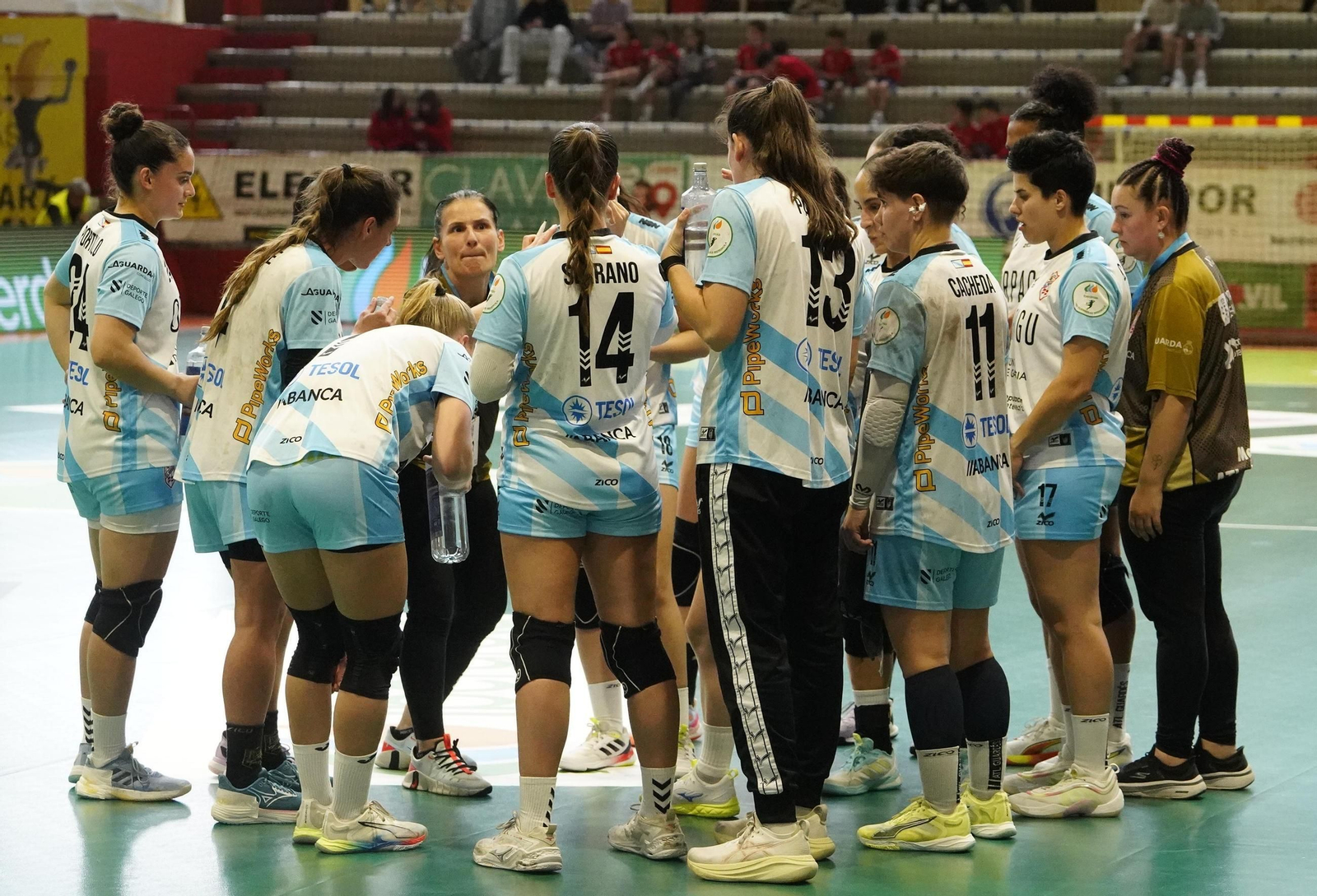 Galería | Porriño y Guardés se miden en el derbi femenino