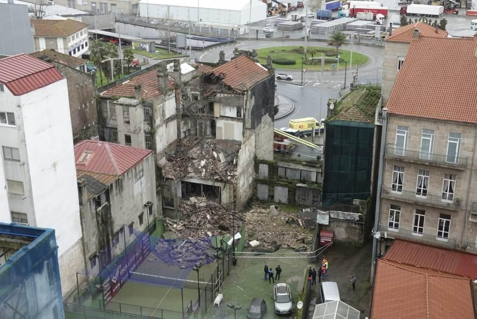 Se derrumba un edificio en el centro de Vigo _ Vicente Alonso 9