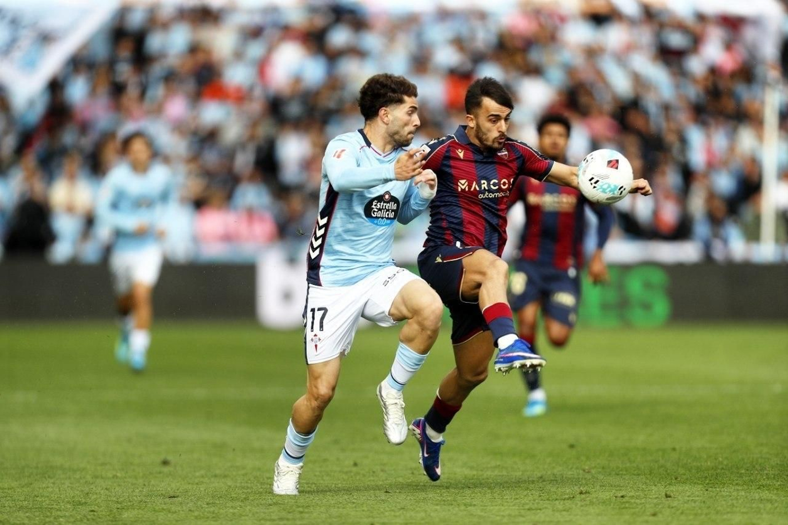 Galería | El Celta cae en casa ante el Levante