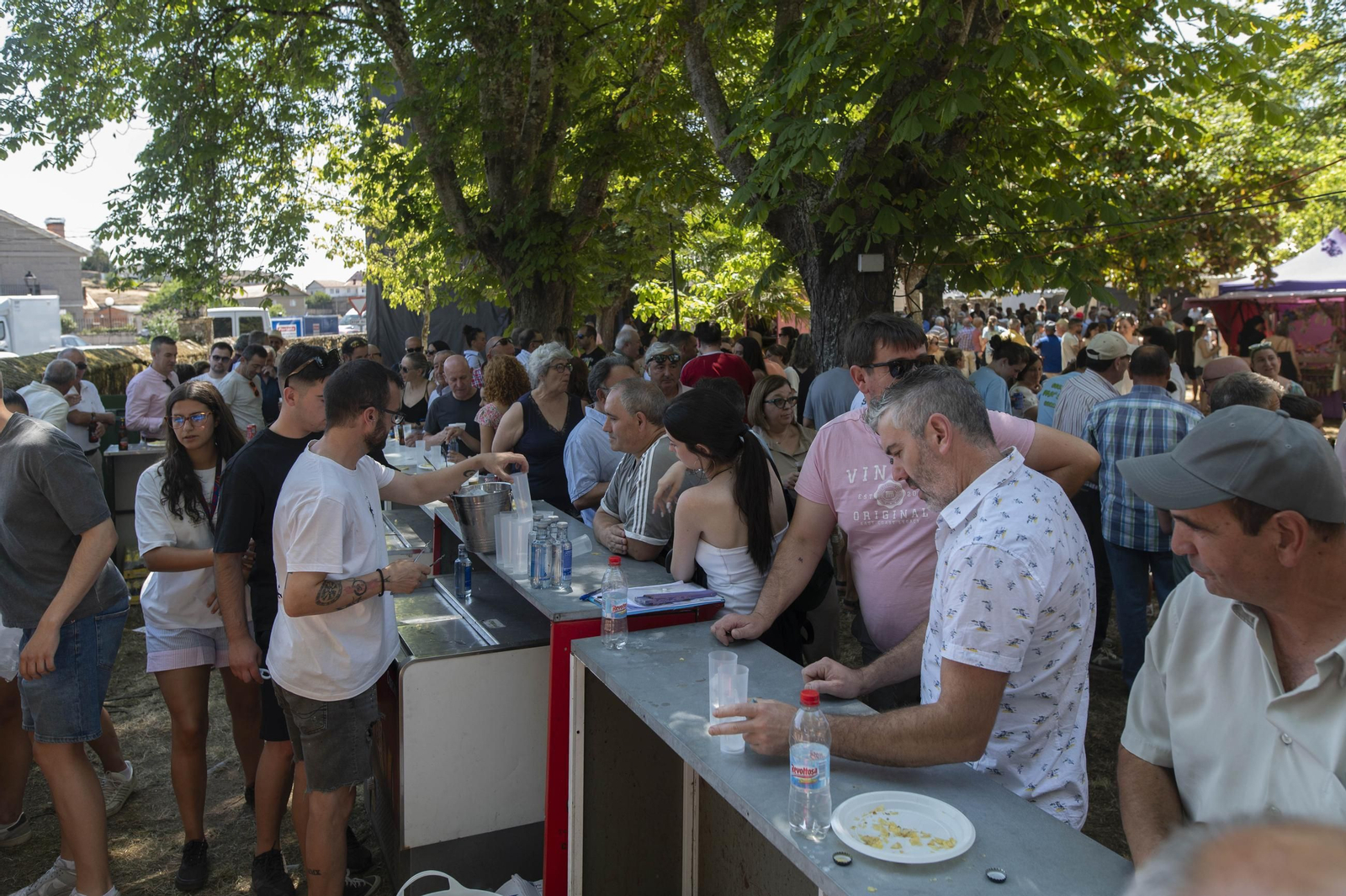 Galería | Cea disfruta de la Festa do Pan de Cea bajo un intenso calor