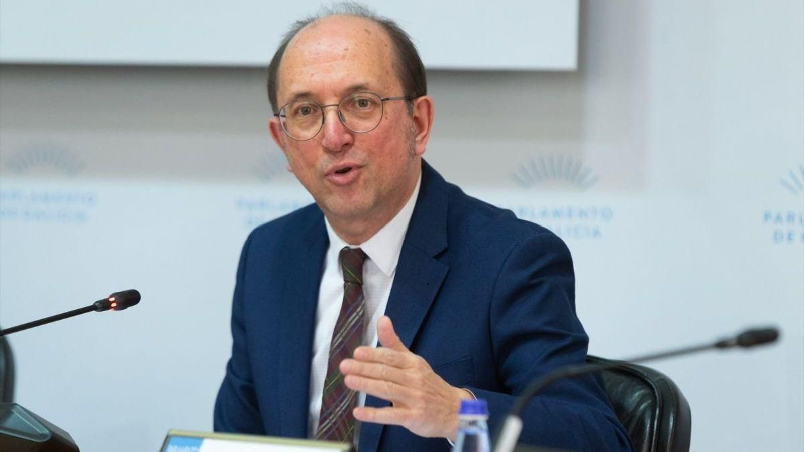 El director xeral de Cultura, Anxo M. Lorenzo, expone el plan de lectura para Galicia.